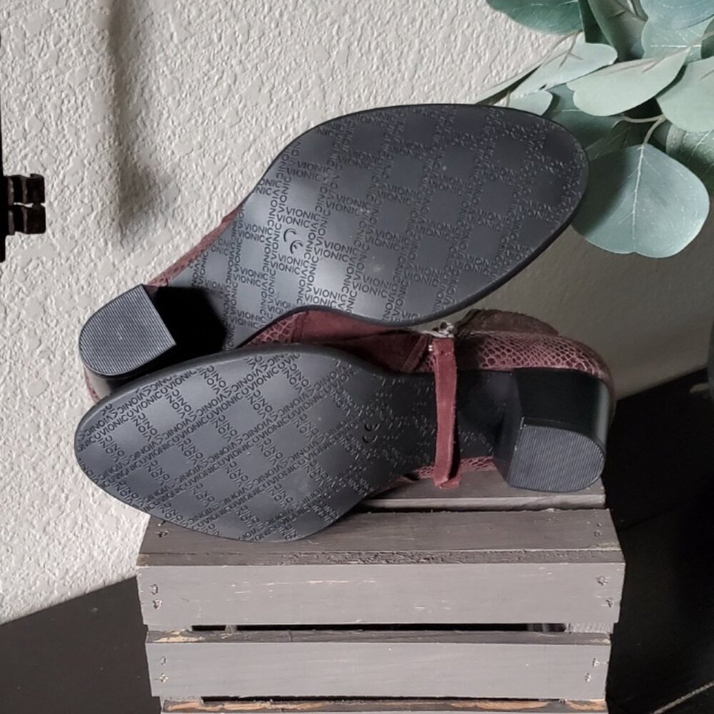 Vionic "Anne" Boots - Picture 5 of 6